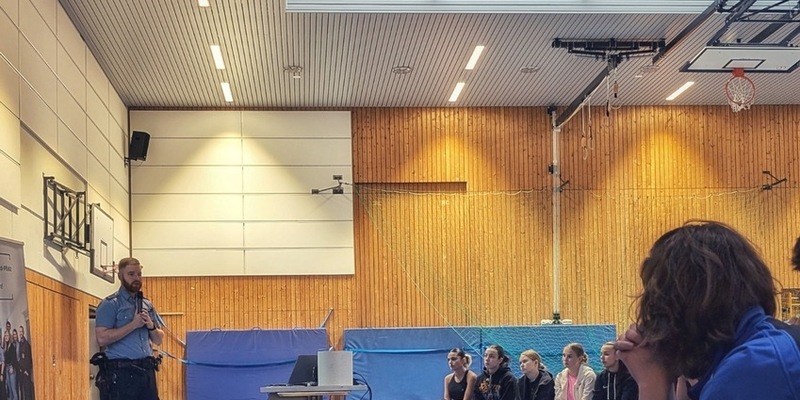 POL-PDTR: Polizei-Sporttest begeistert: großes Interesse an der Polizei - Foto: presseportal.de