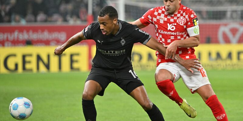 Der Mainzer Jonathan Burkardt musste gegen Gladbach früh ausgewechselt werden. - Foto: Torsten Silz/dpa