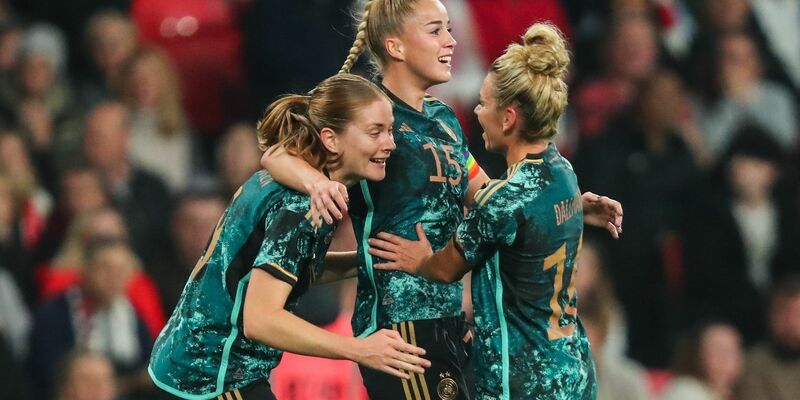 Spielmacherin Linda Dallmann drehte gegen England mächtig auf. - Foto: Izzy Poles/News Images via ZUMA Press Wire/dpa