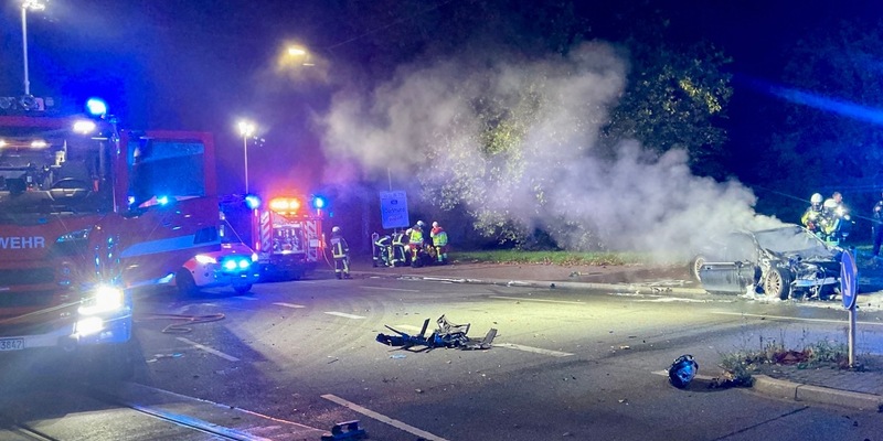 FW-BO: Verkehrsunfall in Wattenscheid - PKW fängt Feuer, eine Person verletzt - Foto: presseportal.de