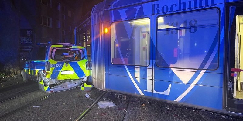 POL-BO: Verkehrsunfall zwischen Straßenbahn und Streifenwagen - Foto: presseportal.de