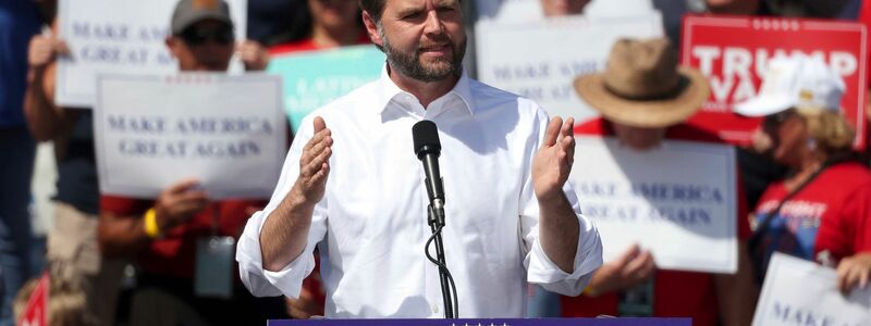 J.D. Vance wirbt in Tuscon im Swing State Arizona um Stimmen von Latinos. (Archivbild) - Foto: Grace Trejo/Arizona Daily Star/AP/dpa