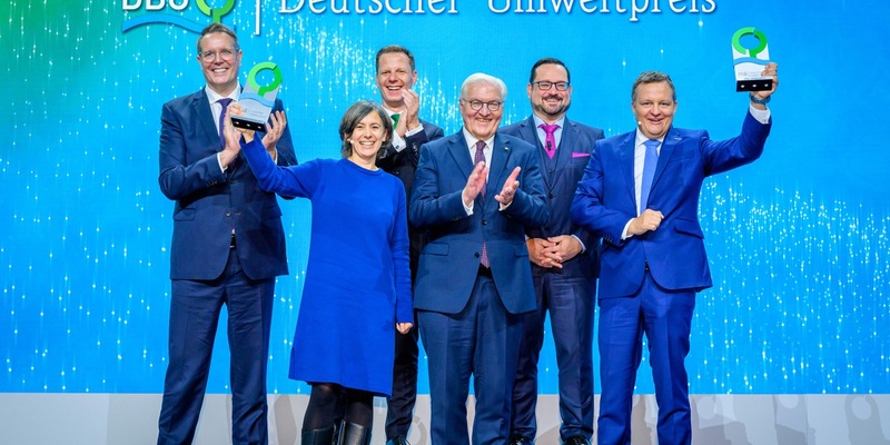 Steinmeier setzt auf Stärke der Demokratie beim Klima- und Umweltschutz/Deutscher Umweltpreis der DBU an Tanneberger und Speidel - Foto: presseportal.de
