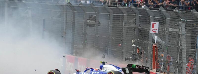 Mit seinem Crash sorgt Yuki Tsunoda direkt nach dem Start für eine Safety-Car-Phase. - Foto: Fernando Llano/AP