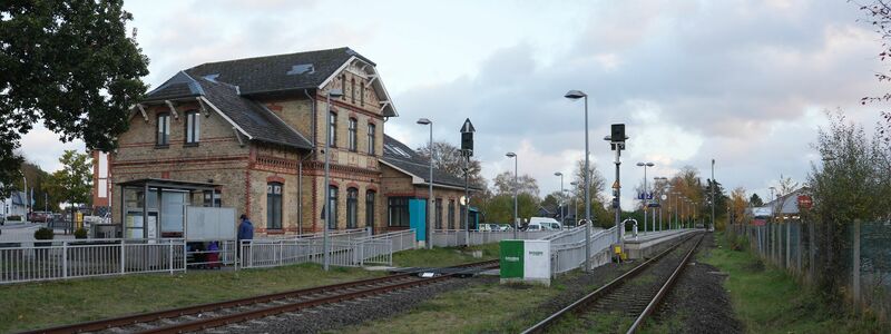 Die Bahnstation Sörup auf der Strecke zwischen Kiel und Flensburg hat einen Sonderpreis erhalten. (Foto Produktion) - Foto: Marcus Brandt/dpa