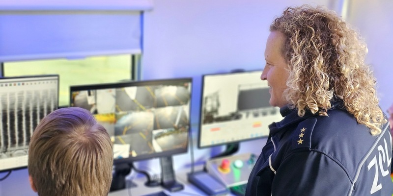 HZA-DU: Noch mehr Durchblick - Neue Röntgentechnik beim Zoll in Duisburg - Foto: presseportal.de