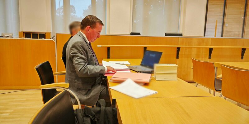 Der ehemalige Pfarrer nahm das Urteil fast regungslos zur Kenntnis. (Archivfoto) - Foto: Lukas Fortkord/dpa