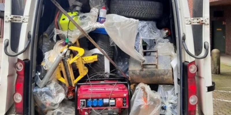 BPOL-FL: Bundespolizei stellt hochwertige Baumaschinen nach Einreise aus Dänemark fest - Foto: presseportal.de