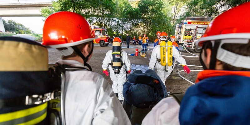 Feuerwehr MTK: Spannung und Teamgeist: Jugendfeuerwehren erleben Tag als Feuerwehrfrau und -mann - Foto: presseportal.de