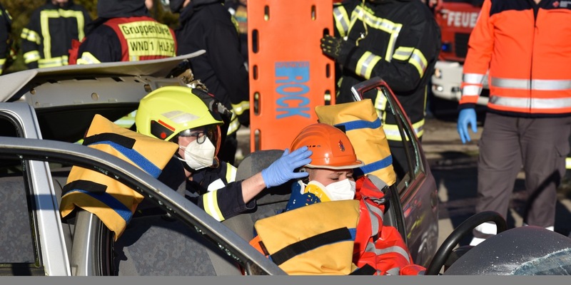 FW Wenden: Jahresabschlussübung der Feuerwehr Wenden - Foto: presseportal.de