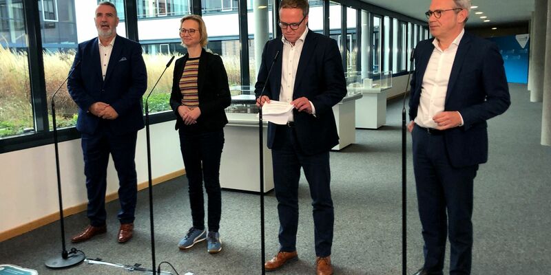 Die Spitzen von BSW, CDU und SPD kamen zu Gesprächen zur Regierungsbildung zusammen. (Archivbild) - Foto: David Hutzler/dpa