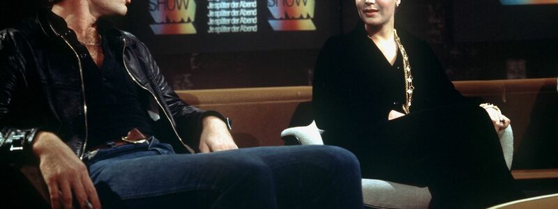 Unvergessen: Romy Schneider und Burkhard Driest am 30. Oktober 1974 in der WDR-Talkshow «Je später der Abend». (Archivbild)  - Foto: Horst Ossinger/dpa