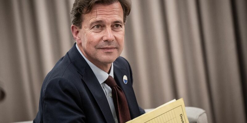 Der deutsche Botschafter in Israel, Steffen Seibert, hat sich erneut für die Freilassung aller israelischen Geiseln im Gazastreifen starkgemacht. - Foto: Michael Kappeler/dpa