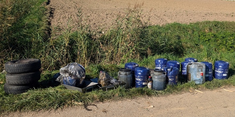 POL-OG: Hohberg, Hofweier - Altöl illegal entsorgt, Polizei bittet um Hinweise (FOTO) - Foto: presseportal.de