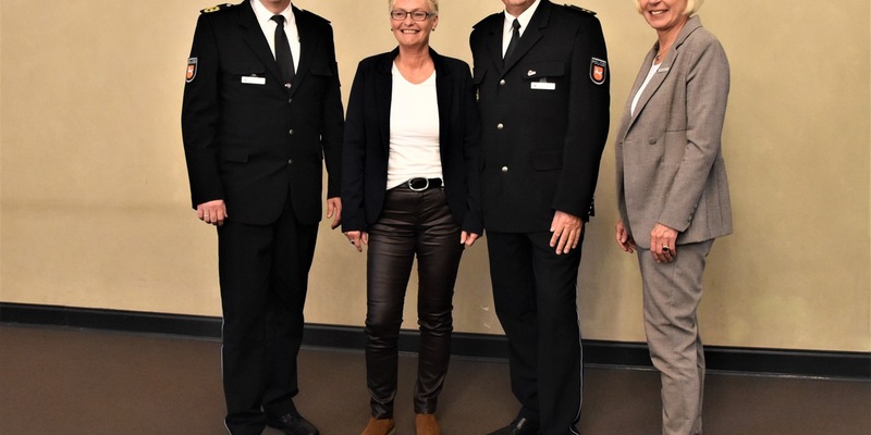POL-OL: Verabschiedung des Leiters des Polizeikommissariats Bad Zwischenahn - Polizeioberrat Heinz Schevel geht in den Ruhestand - Foto: presseportal.de