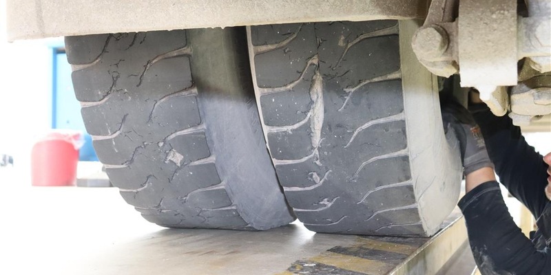 POL-PPTR: 12 technische Mängel - Weiterfahrt einer Sattelzugmaschine untersagt - Foto: presseportal.de