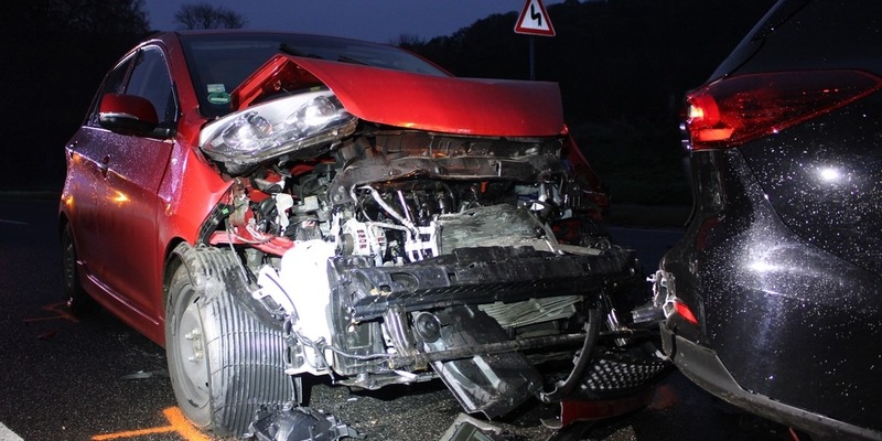 POL-RBK: Odenthal - Zwei Leichtverletzte bei Auffahrunfall auf der L 101 - Foto: presseportal.de
