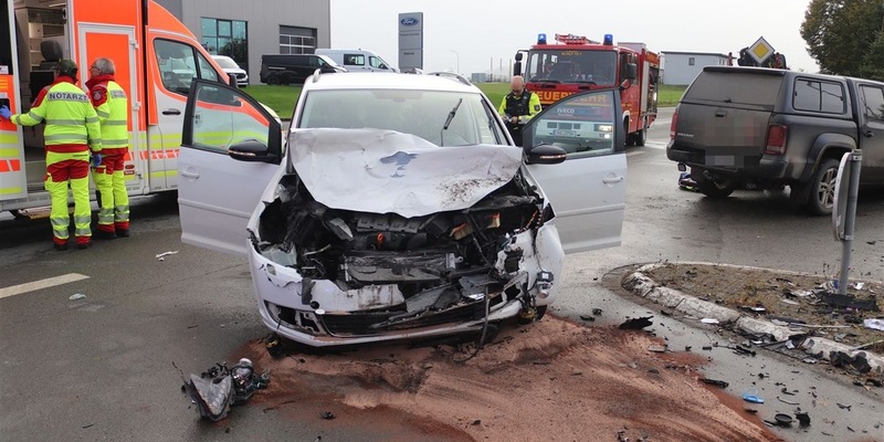 POL-HX: Drei Verletzte und erheblicher Sachschaden bei Unfall in Bergheim - Foto: presseportal.de