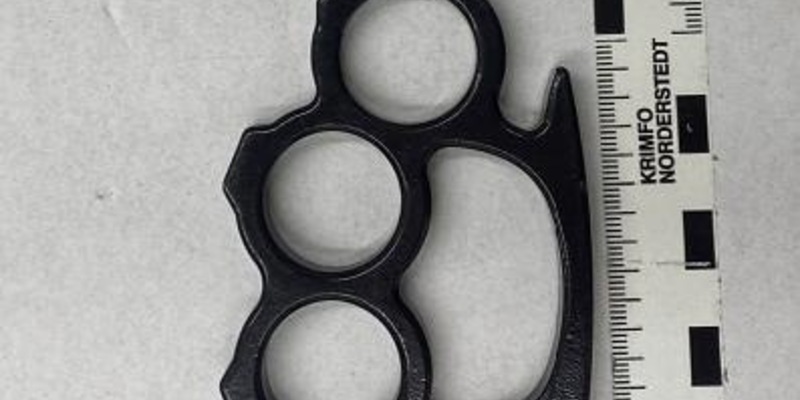 BPOL-H: Bundespolizei Flughafen Hannover: Schlagring in der Luftsicherheitskontrolle - Foto: presseportal.de