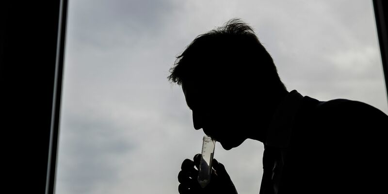 Im Speichel können viele Hormone nachgewiesen werden. (Archivbild) - Foto: Luca Bruno/AP/dpa