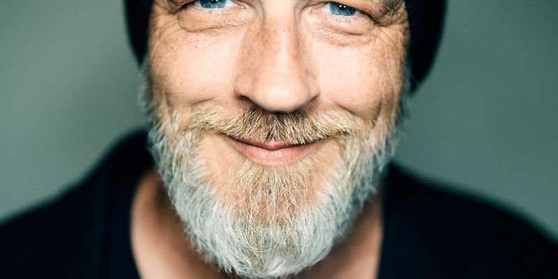 Ein Abend im Zeichen der Hoffnung: Exklusive Interview-Gelegenheit mit Torsten Sträter und Betty Taube zur psychischen Gesundheit von Kindern - Foto: presseportal.de