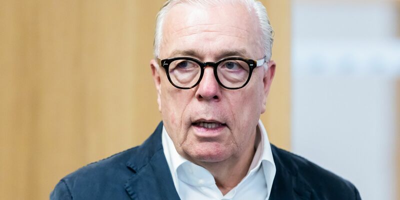 Ärztepräsident Klaus Reinhardt kann sich Krankschreibungen auch nur für einige Stunden am Tag vorstellen. (Archivbild) - Foto: Christoph Soeder/dpa