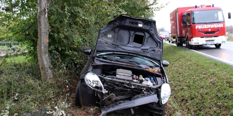 POL-MI: Auf Ölspur ins Schleudern geraten - Foto: presseportal.de