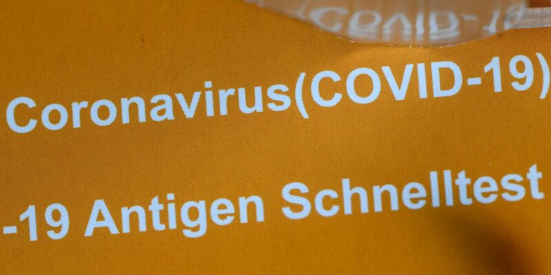Das RKI geht für die Woche vom 21. Oktober von 6,4 Millionen akuten Atemwegserkrankungen aus. (Symbolbild) - Foto: Jens Kalaene/dpa