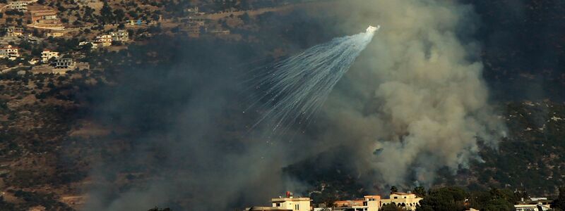 Israel und die Hisbollah liefern sich seit einem Jahr Beschuss - die Hisbollah nach eigener Darstellung aus Solidarität mit der Hamas, die Israel angegriffen hatte und gegen die Israel seitdem Krieg im Gazastreifen führt. - Foto: -/dpa