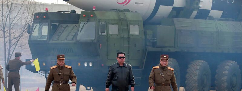 Nordkoreas Machthaber Kim hat die militärische Zusammenarbeit mit Russland rasant ausgebaut. - Foto: Uncredited/KCNA via KNS/AP/dpa