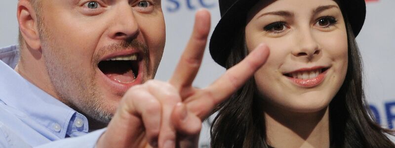 Früher stand Deutschland besser da: Stefan Raab im Jahr 2010 mit ESC-Siegerin Lena Meyer-Landrut. (Archivbild) - Foto: Julian Stratenschulte/dpa