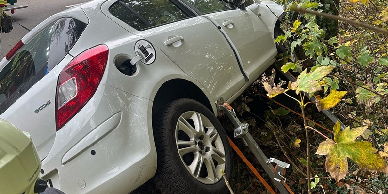 FW-OLL: Verkehrsunfall auf der Wildeshauser Straße: Feuerwehr befreit eingeschlossene Person - Foto: presseportal.de