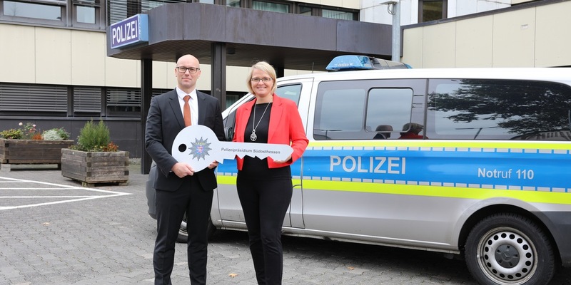 POL-OF: Führungswechsel bei der Polizeidirektion Main-Kinzig: Martin Nickl ist neuer Leiter / Verabschiedung seiner Vorgängerin Ute Jacobs - Foto: presseportal.de