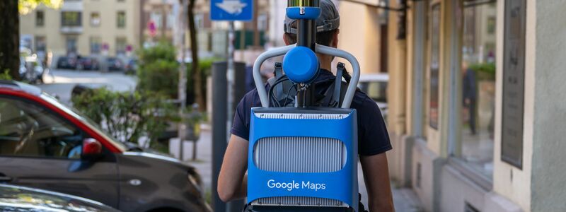 Bei der Erfassung der Daten und Bilder für Google Maps hat Google nicht nur auf Kameraautos und Fußgänger gesetzt, sondern auch auf Schneemobile, Boote, Schafe, Kamele und sogar Pfadfindergruppen. - Foto: Peter Kneffel/dpa