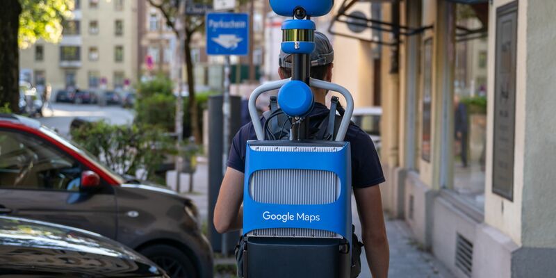Googles Kartendienste sollen dank KI künftig mehr können. (Archivbild) - Foto: Peter Kneffel/dpa