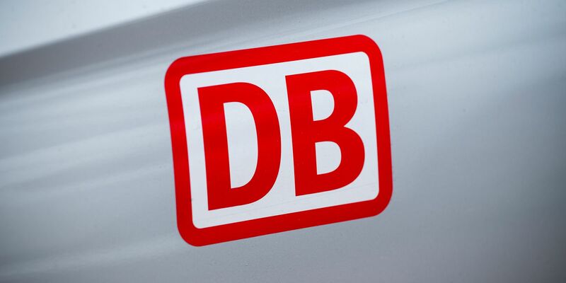 Die Deutsche Bahn hat im ersten Halbjahr einen Verlust eingefahren. (Symbolbild) - Foto: Daniel Vogl/dpa