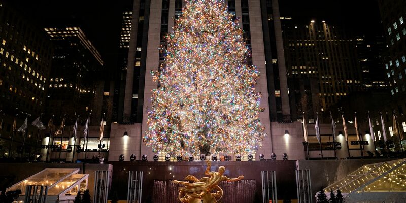 Weihnachten in New York: Die Ferien für Schülerinnen und Schüler beginnen dank eines Zwölfjährigen nun früher und nicht erst am 24. Dezember (Foto: Illustration) - Foto: John Minchillo/AP/dpa