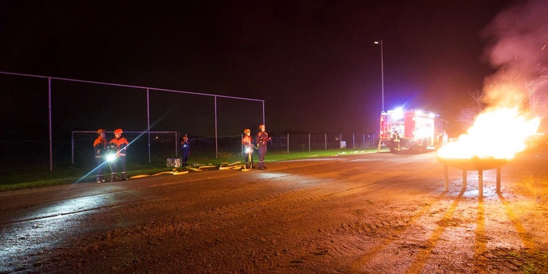 FW Kranenburg: Jahresabschlussübung der Jugendfeuerwehr: Ein gelungener Einsatz mit realistischer Herausforderung - Foto: presseportal.de