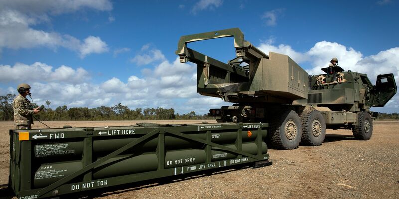 Die Ukraine bekommt ein neues Militärpaket aus Washington - unter anderem mit Munition für das Artillerieraketensystem Himars. (Archivbild) - Foto: Sgt. 1st Class Andrew Dickson/AP/dpa