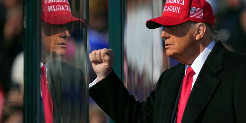 Trump sät Zweifel an demokratischen Prozessen.  - Foto: Matt Rourke/AP/dpa