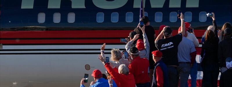 Trumps Anhänger jubeln dem Republikaner zu. (Archivbild) - Foto: Julia Demaree Nikhinson/AP