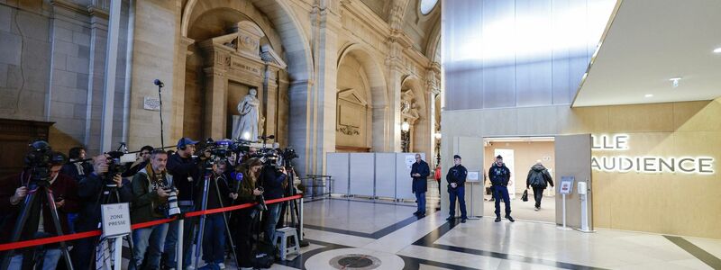 Unter großem Medieninteresse hat in Paris der Prozess um den Mord an dem Lehrer Samuel Paty begonnen. - Foto: Stephane De Sakutin/AFP/dpa