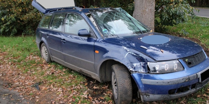 POL-MI: Zwei Schilder und Zaun überfahren - Foto: presseportal.de