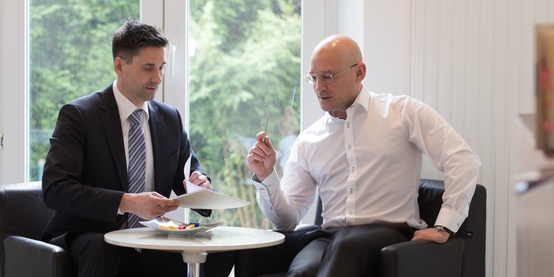 Sascha Schürmann und Masen Bayer Amer von der SB Steuerberater Kanzlei GbR: Die Top-Steuerkanzlei für Mandanten und Mitarbeiter - Foto: presseportal.de