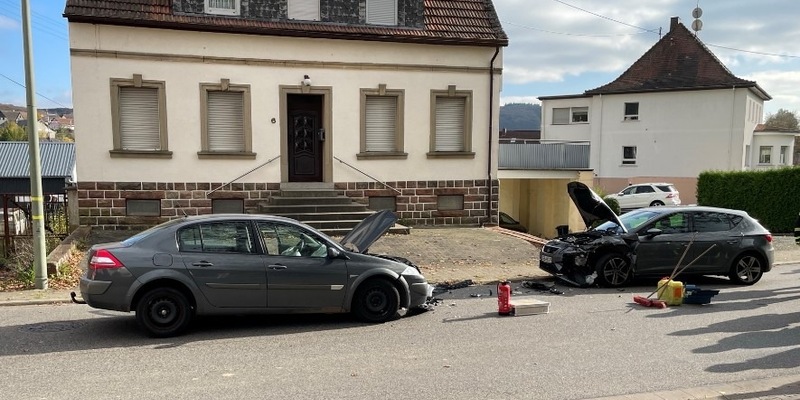 POL-PDKL: Drei Leichtverletze bei Frontalzusammenstoß - Foto: presseportal.de