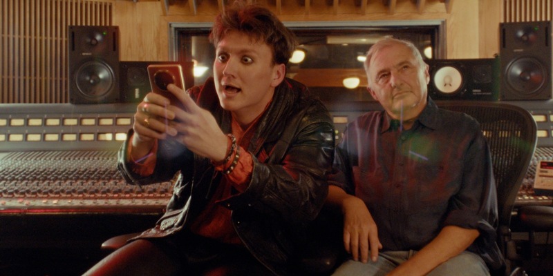 HONOR kreiert eigenen Song und vertont das Drama eines leeren Smartphone-Akkus / Deutschen Smartphone-Nutzern ist ein zuverlässiger Geräte-Akku enorm wichtig / HONOR greift dieses Thema kreativ auf - Foto: presseportal.de