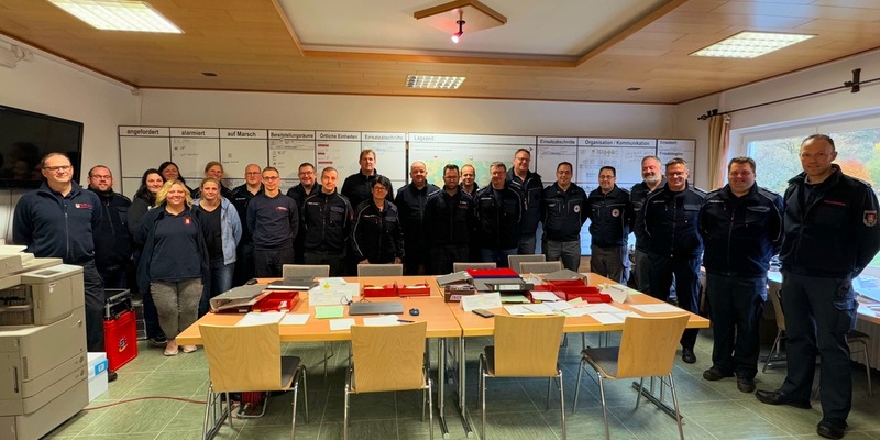 FW Wenden: Übung der Einsatzleitung der Feuerwehr Wenden - Foto: presseportal.de