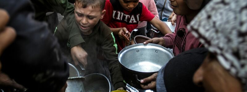 Im Gazastreifen droht nach Einschätzung von Hilfsorganisationen eine Hungersnot. - Foto: Mahmoud Issa/Quds Net News via ZUMA Press/dpa