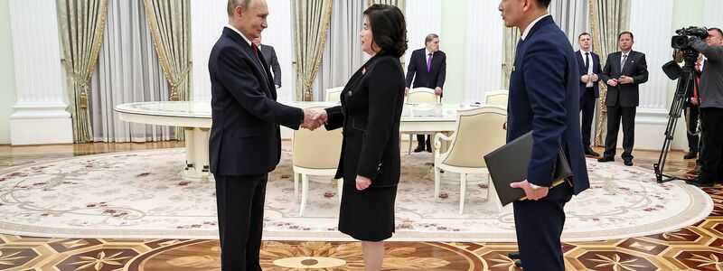 Der russische Präsident Wladimir Putin hat mit Nordkorea eine strategische Partnerschaft geschlossen, die auch den militärischen Beistand vorsieht. - Foto: Mikhail Tereshchenko/Pool Sputnik Kremlin/AP/dpa