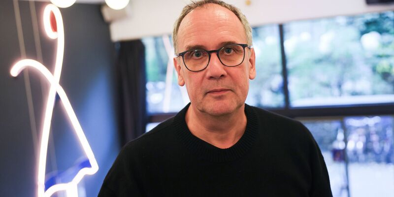 Volker Kutscher plant keine neue Romanreihe mit seinem Helden Gereon Rath. - Foto: Oliver Berg/dpa